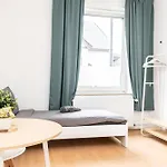 Cosyhomes24 - Traffic Connection And Balcony - Un02a Apartment *