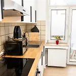 Cosyhomes24 - Traffic Connection And Balcony - Un02a *