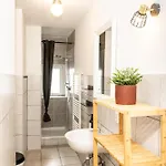 Cosyhomes24 - Traffic Connection And Balcony - Un02a Apartment
