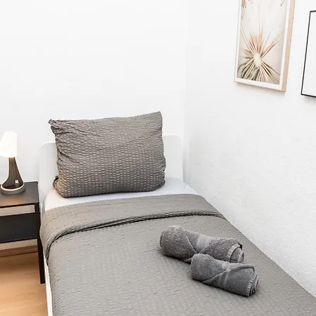 Schwerte-mitte 02-1 I Monteurwohnung Trio I Wlan, Bettwäsche&handtücher, Waschmaschine I Cosyhomes24 *